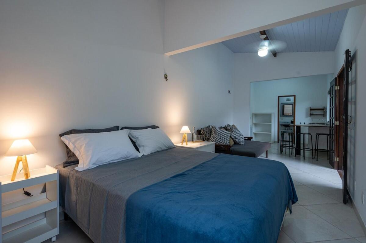 Island Refuge - 6 Suites, Swimming Pool & Bbq Holiday home *