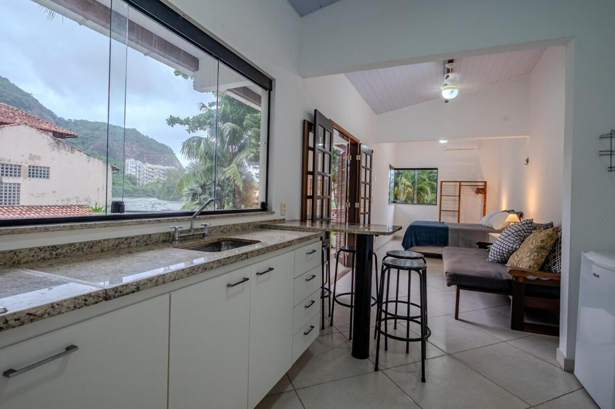 Holiday home Island Refuge - 6 Suites, Swimming Pool & Bbq *