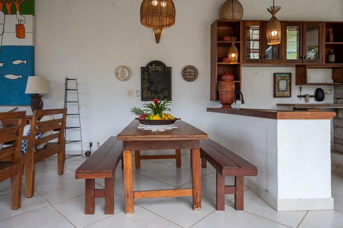 Holiday home Island Refuge - 6 Suites, Swimming Pool & Bbq