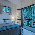Island Refuge - 6 Suites, Swimming Pool & Bbq